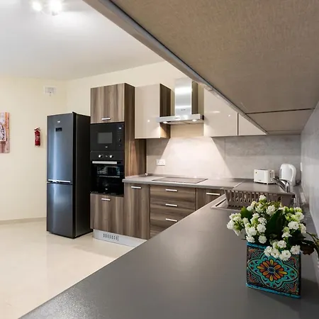 Beautiful 2br With Beautiful W/tranquil Views By 360 Estates Lejlighed